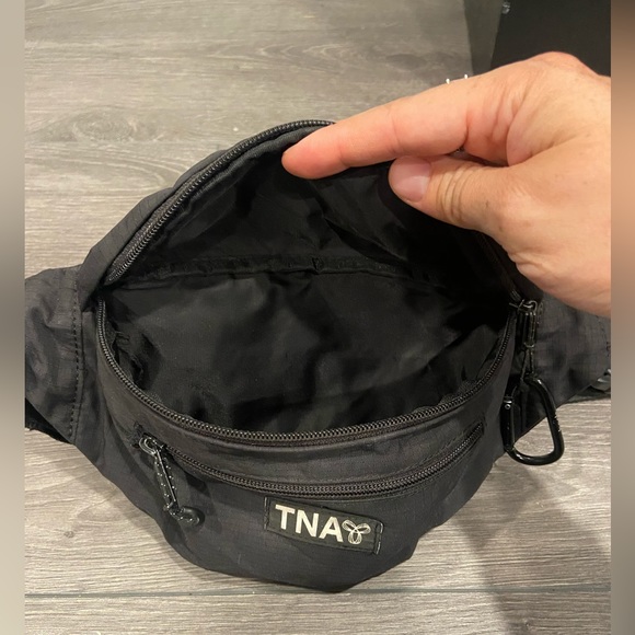 Aritizia Tna Anni waist pack - Picture 7 of 8